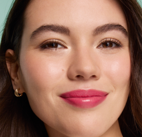 balsamo colorato nutriente_rouge framboise_modella