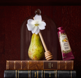 30226-crema-mani-miele-pera-scatto-natale-2026-yves-rocher