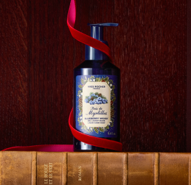 44436-gel-detergente-mani-bosco-di-mirtilli-natale-2026-scatto-yves-rocher