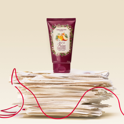 31155-scrub-corpo-miele-pera-scatto-natale-2026-yves-rocher
